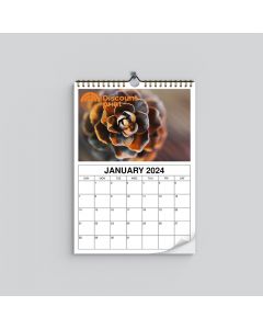 Vægophængt hængekalender med tryk – funktionel og dekorativ kalender til kontor, butik og privat brug